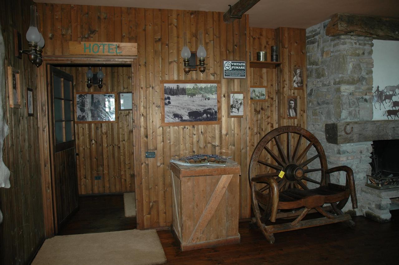 Cowboys Guest Ranch Hotel Voghera Exterior photo