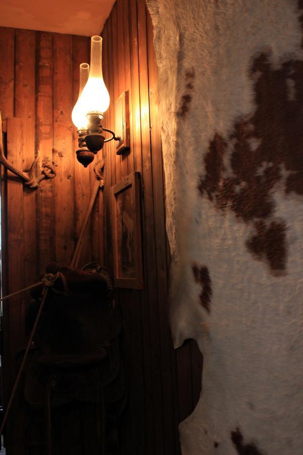 Cowboys Guest Ranch Hotel Voghera Exterior photo